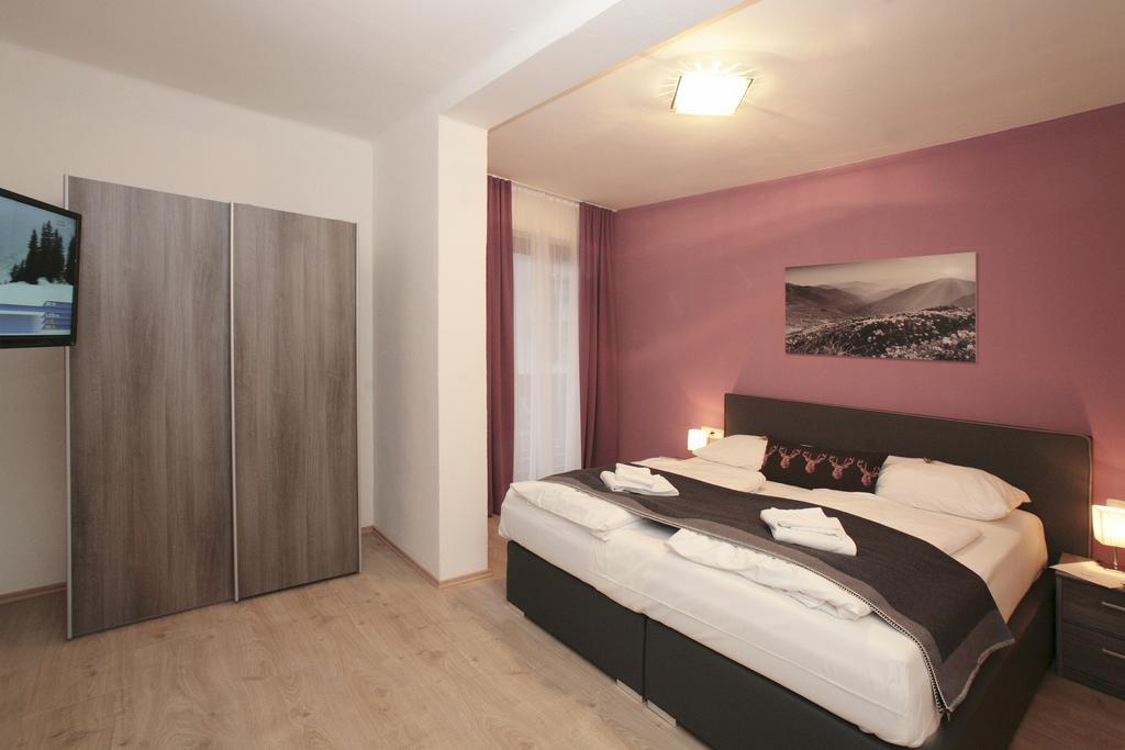 Lake And Cityhotel Edelweiss - Self Check In Zell am See Exterior photo
