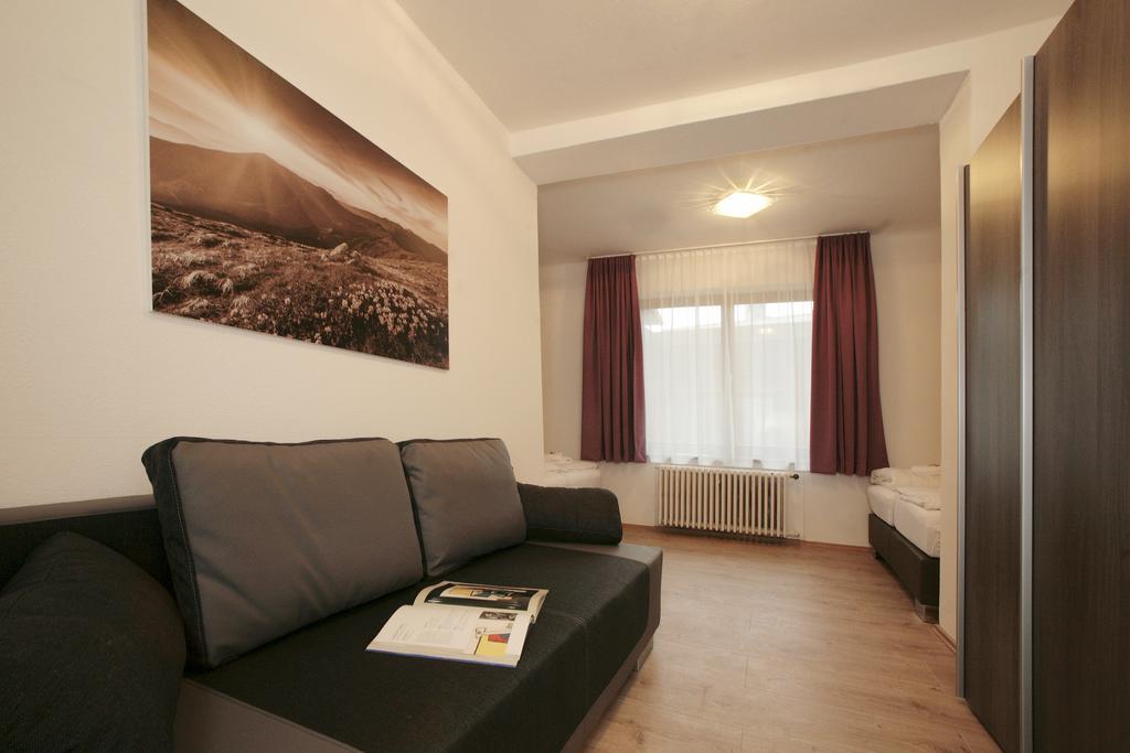 Lake And Cityhotel Edelweiss - Self Check In Zell am See Room photo