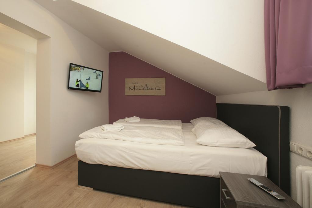 Lake And Cityhotel Edelweiss - Self Check In Zell am See Room photo