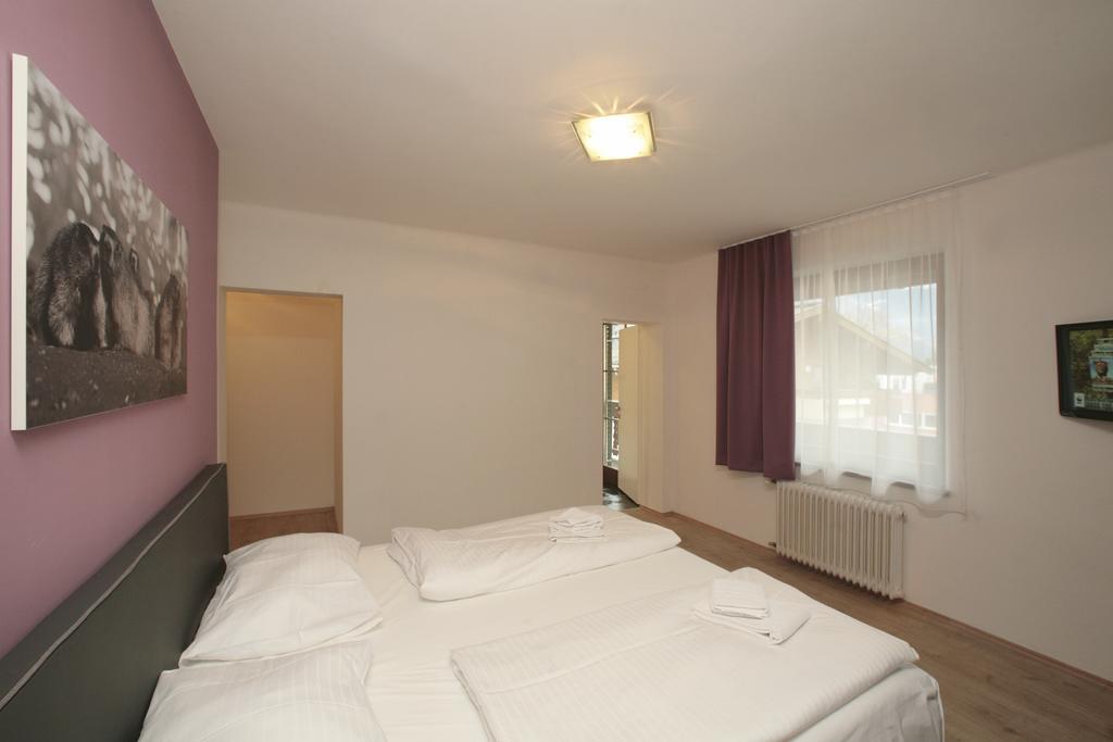 Lake And Cityhotel Edelweiss - Self Check In Zell am See Room photo